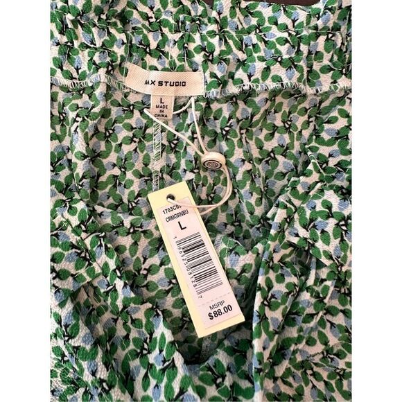 Max Studio Spring Fresh Green Floral Shorts - Picture 2 of 5